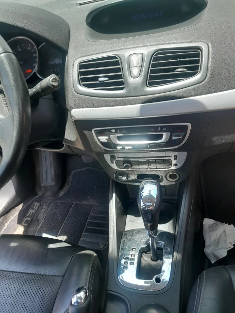 Renault Fluence Sed. Dynamique 2.0 16V Flex Aut. 2014 - Imagem 2